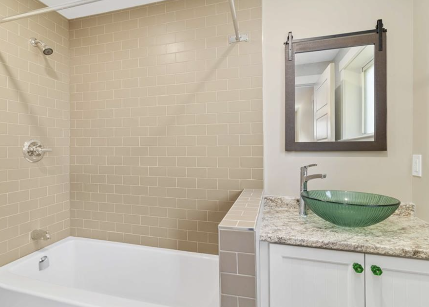 Ensuite bathroom apartment for rent downtown Fredericton, NB